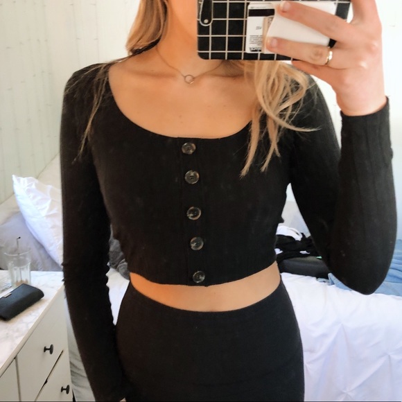 Forever 21 Tops - Forever 21 long sleeve crop